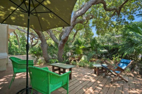 Beach House - Lounging Lanai, Kayak, Bike to Beach!